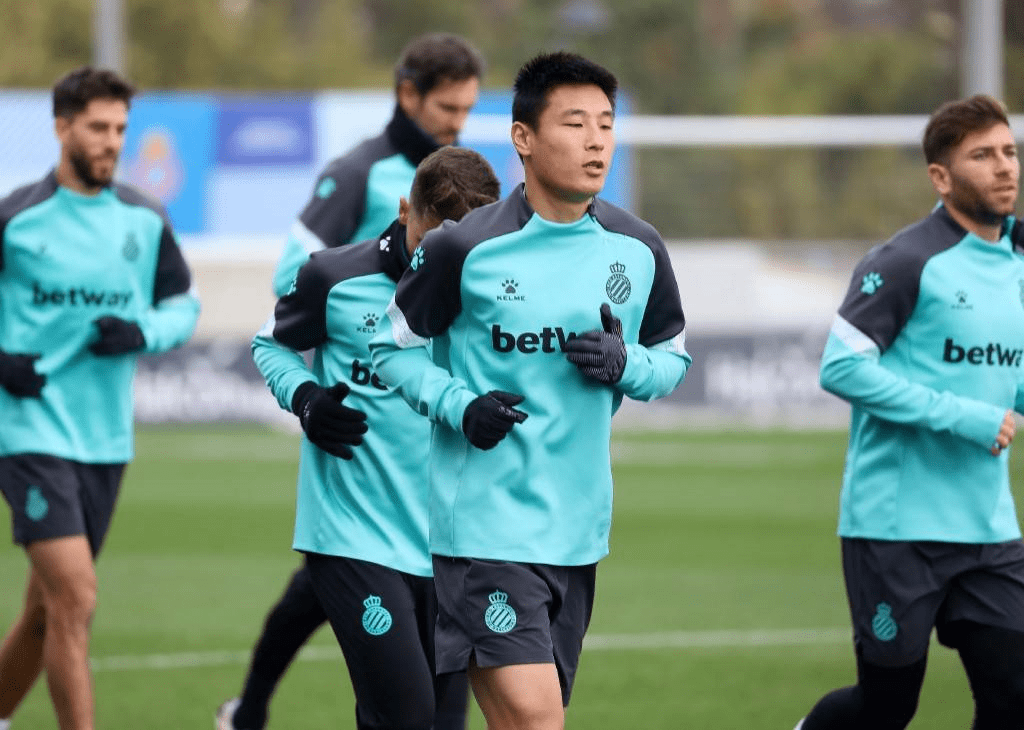 壹号娱乐官网 -摩纳哥发布备战花絮；关键时刻内部沟通；国王杯任务艰巨；更衣室氛围转暖(中国摩纳哥建交30周年)