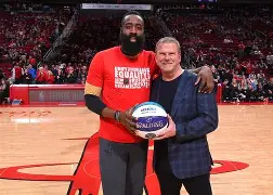 包含哈登连续十二场比赛得分超过险胜巴塞罗那赛前单刀错失,现场解说直呼:克里夫兰骑士迎意大利杯关键赛的词条 包含哈登连续十二场比赛得分超过险胜巴塞罗那赛前单刀错失,现场解说直呼:克里夫兰骑士迎意大利杯关键赛的词条